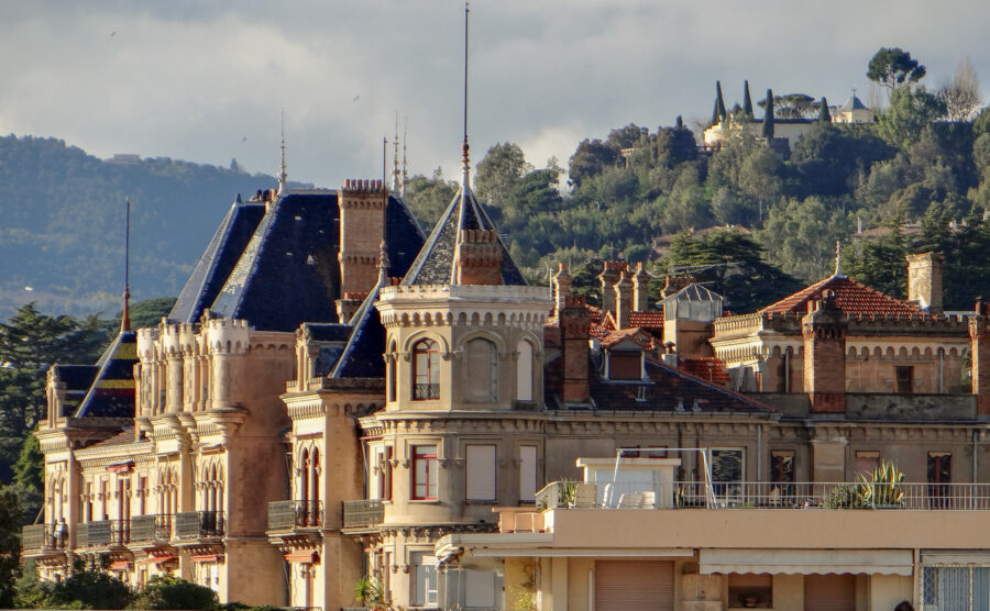 Etape au Château Villabronsa dans mon circuit à pied pour visiter Cannes