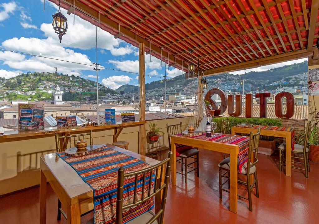 What are the neighborhoods to avoid in Quito and the safest places to stay