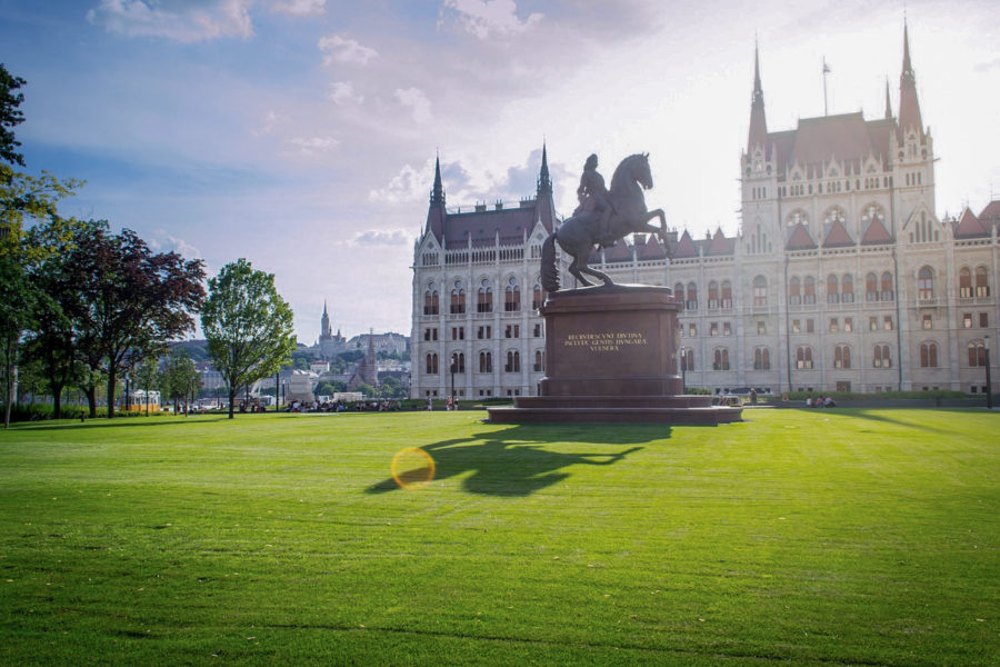 il parlamento di Budapest tappa del mio tour a piedi