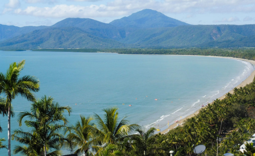 Fire kilometer strand i Port Douglas en del av bilturen vår i Australia