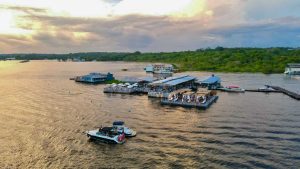 Hôtel sur le fleuve à Manaus